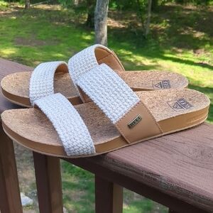 Reef Women's White and Tan Crochet Sandals